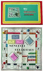 Monopoli in rode doos met omslagdeksel.
